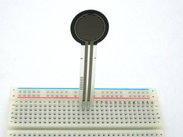 Figura 5 - utilizando el sensor en una matriz de contactos
