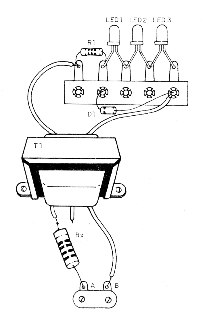 Figura 2 - Montaje con un puente de terminales y 3 LED.
Figura 2 - Montaje con un puente de terminales y 3 LED.