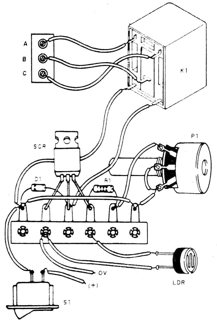 Figura 2 - Montaje mediante un puente de terminales
Figura 2 - Montaje mediante un puente de terminales